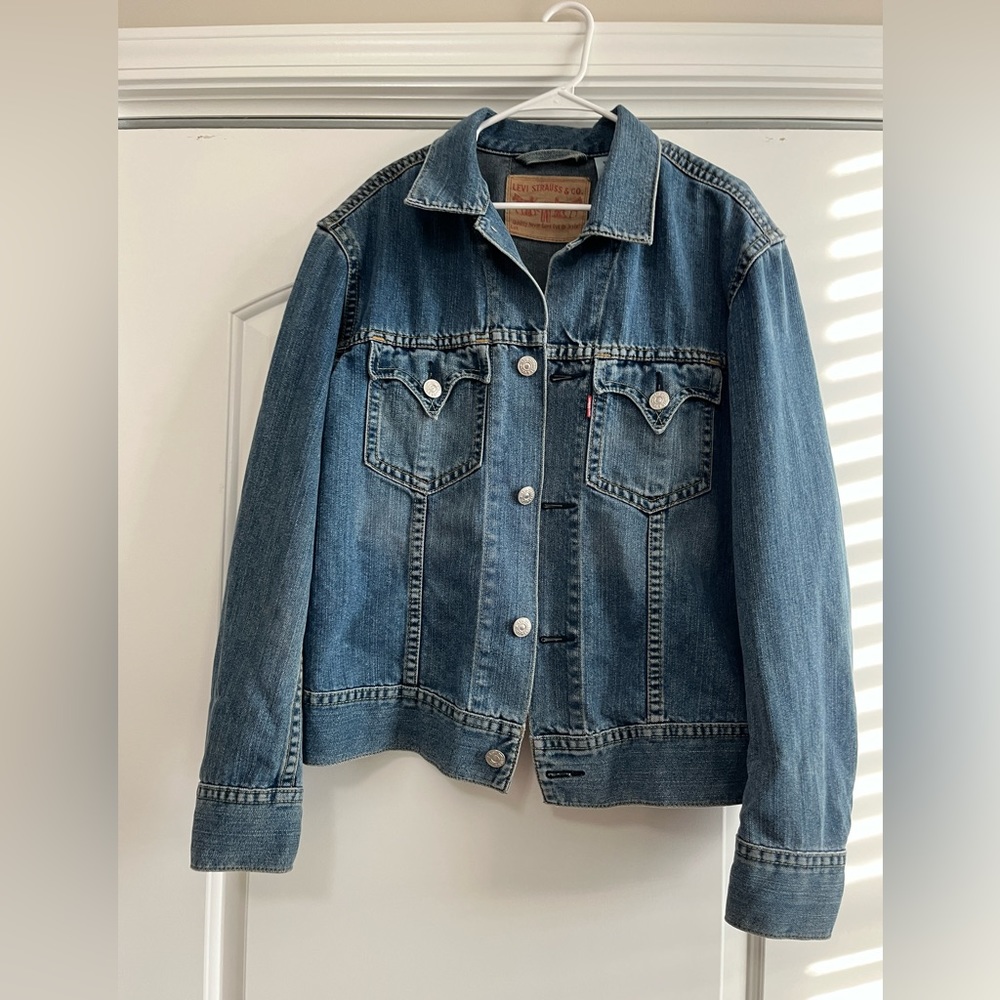 EUC Levi Denim Jacket